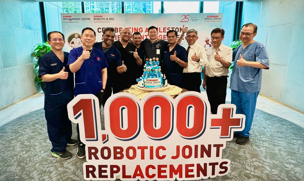 Celebrating Milestone of Over 1000 Robotic Joint Replacement Cases